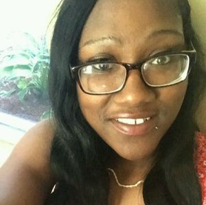 Meet your Posher, Coya